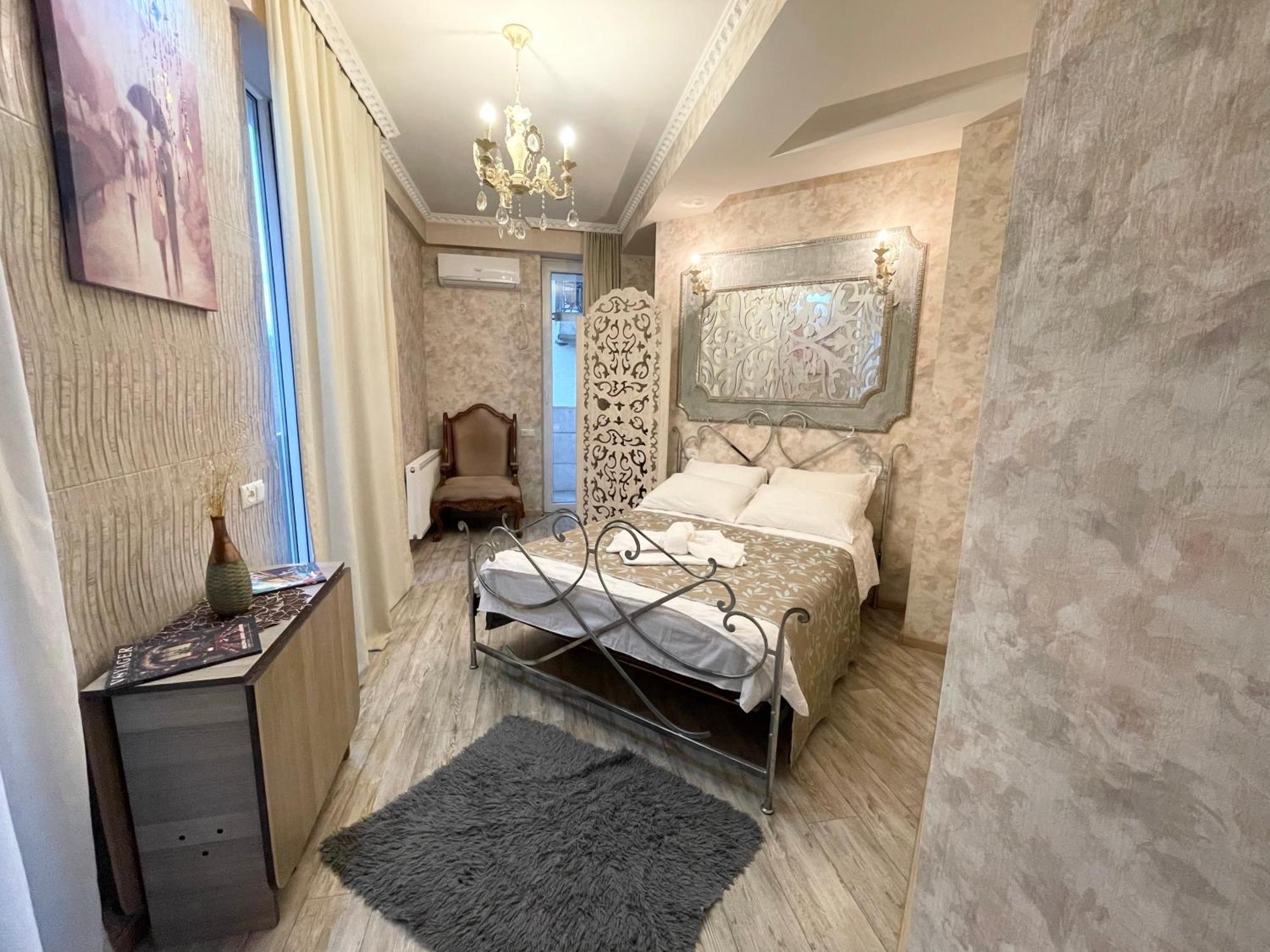 Central Apartment Tbilisi Buitenkant foto