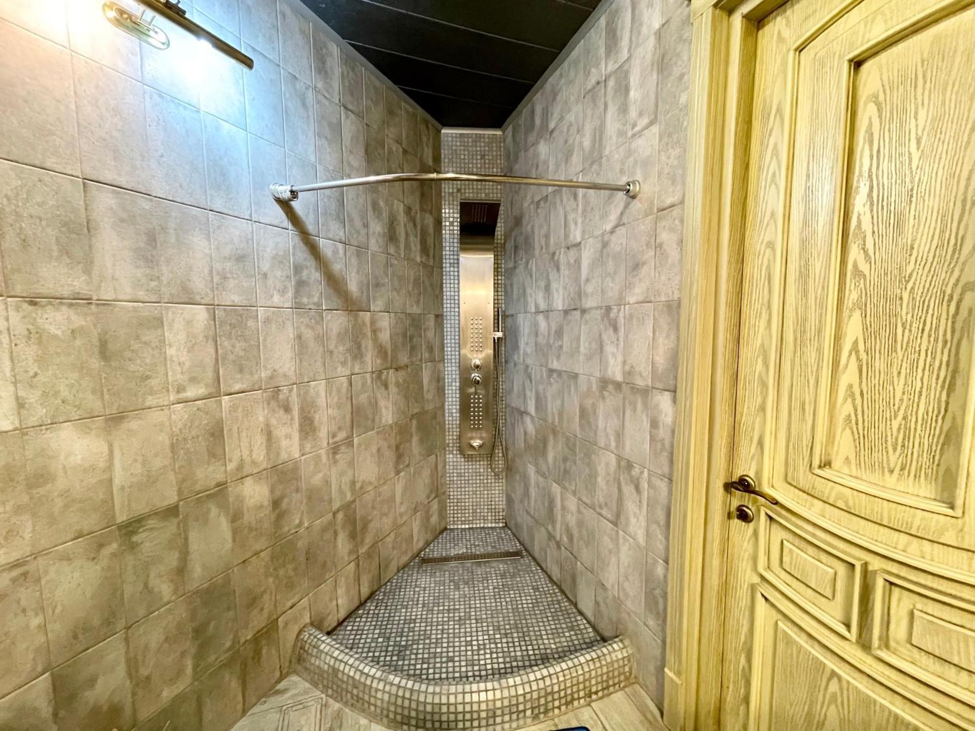 Central Apartment Tbilisi Buitenkant foto