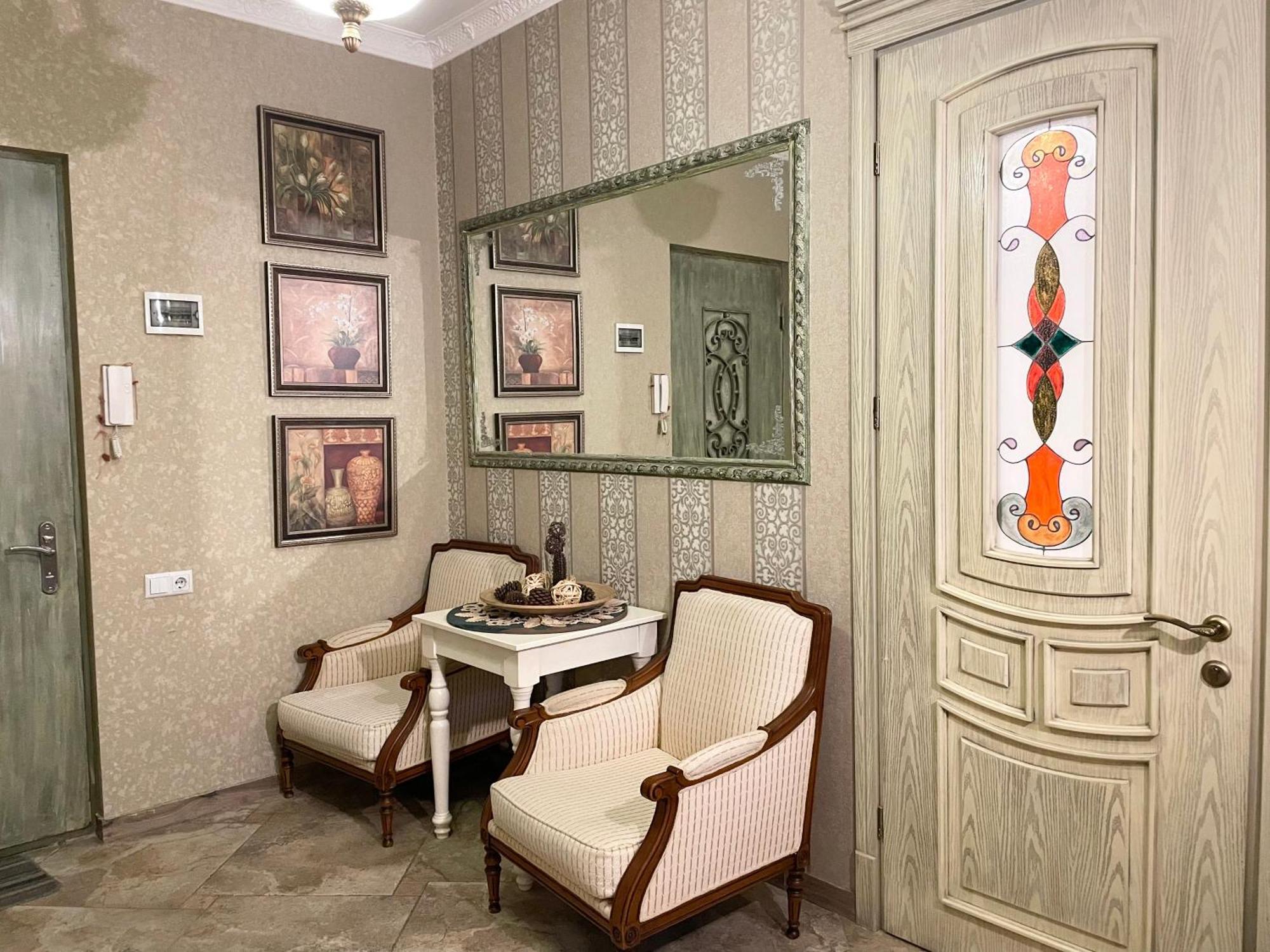 Central Apartment Tbilisi Buitenkant foto