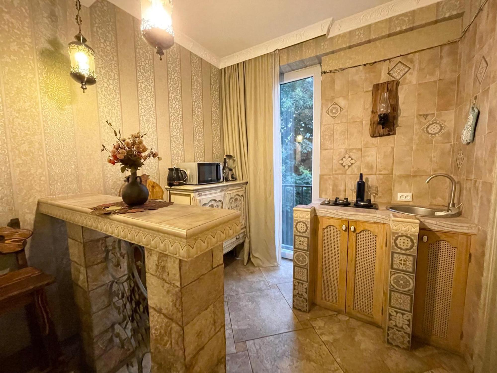 Central Apartment Tbilisi Buitenkant foto